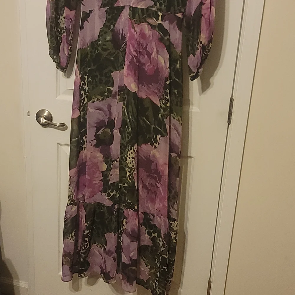 Women's floral dress by Julian Taylor Size 16 - Picture 5 of 6